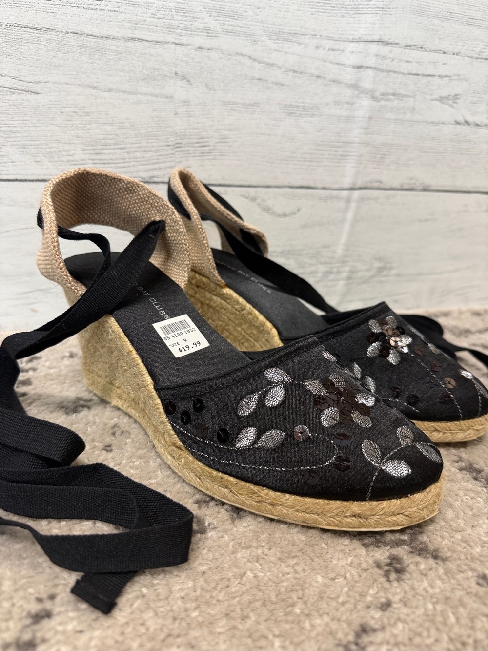 NWT Woman’s Montego Bay Club Tie Leg Espadrille Wedge Sandals
